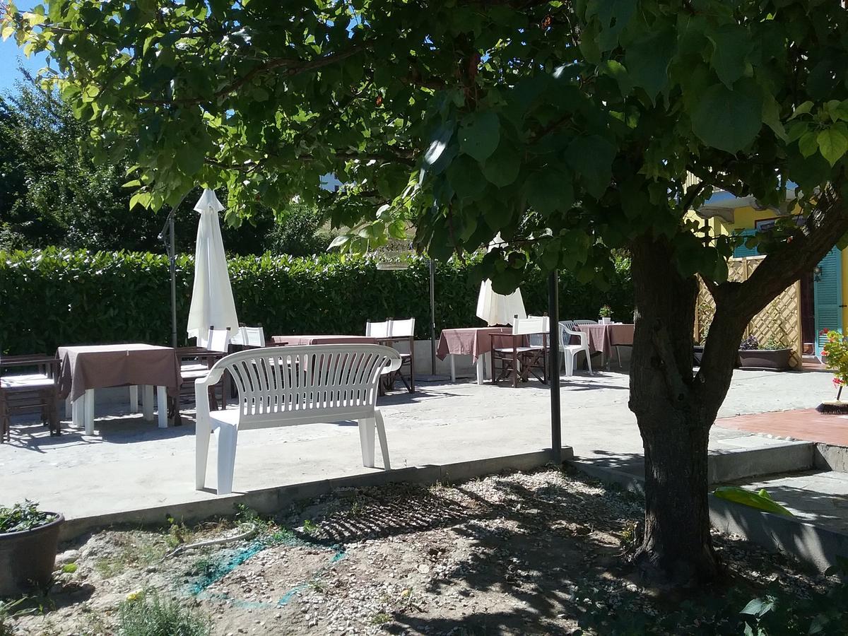 Bed and Breakfast La Terrazza Del Barbaresco Neviglie Екстер'єр фото