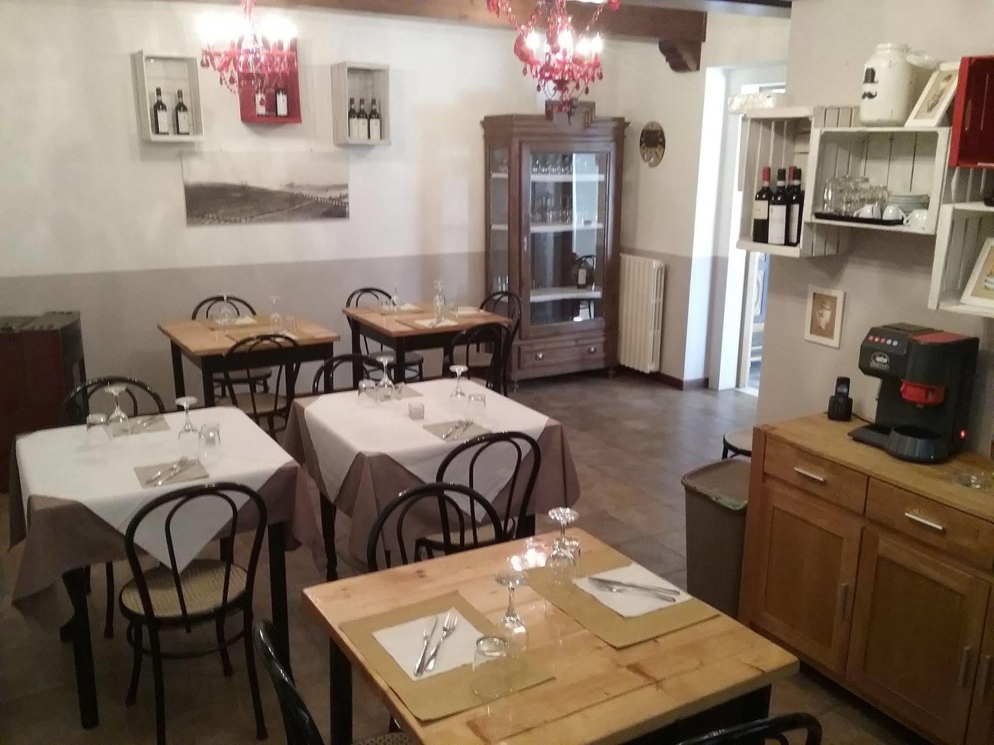 Bed and Breakfast La Terrazza Del Barbaresco Neviglie Екстер'єр фото