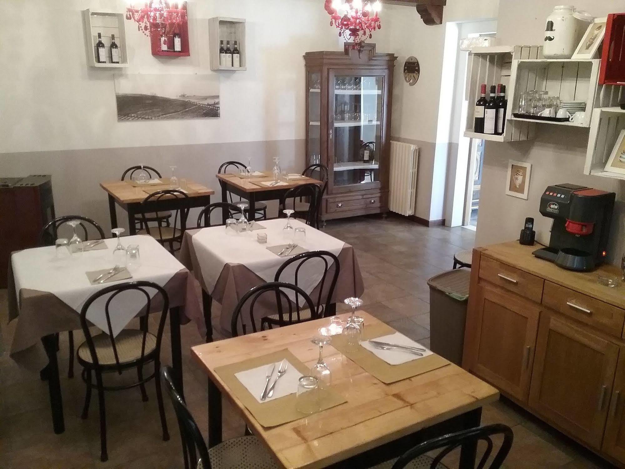 Bed and Breakfast La Terrazza Del Barbaresco Neviglie Екстер'єр фото
