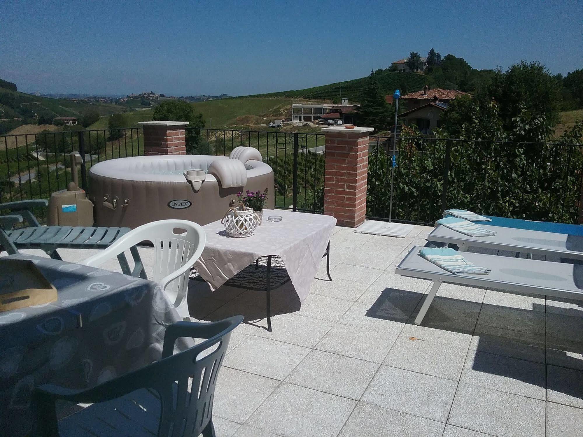Bed and Breakfast La Terrazza Del Barbaresco Neviglie Екстер'єр фото